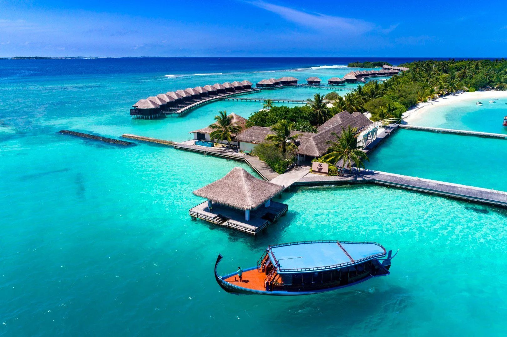 Sheraton Maldives Full Moon Resort & Spa